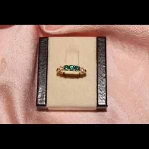 Solid 10kt Yellow Gold Green Stone Ring